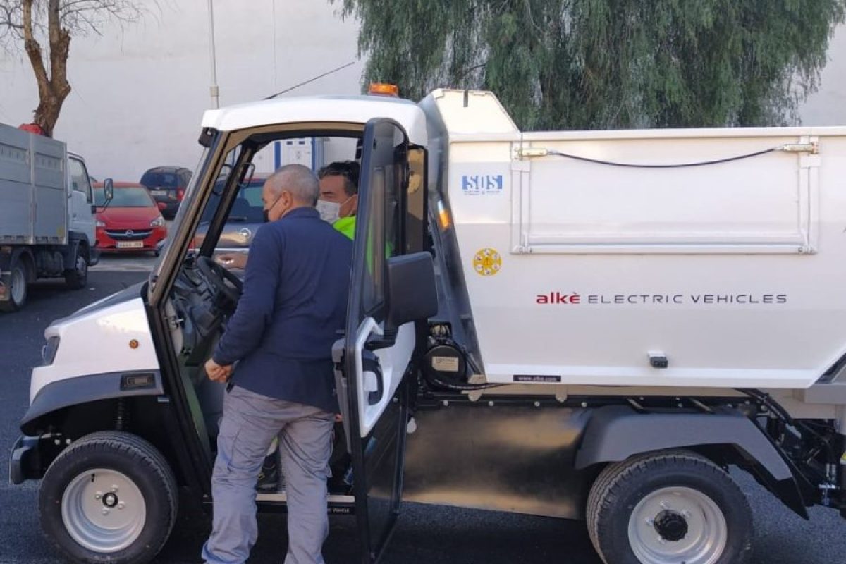 Camión para gestión de residuos urbanos, la nueva adquisición del Ayuntamiento de Algarinejo, Granada