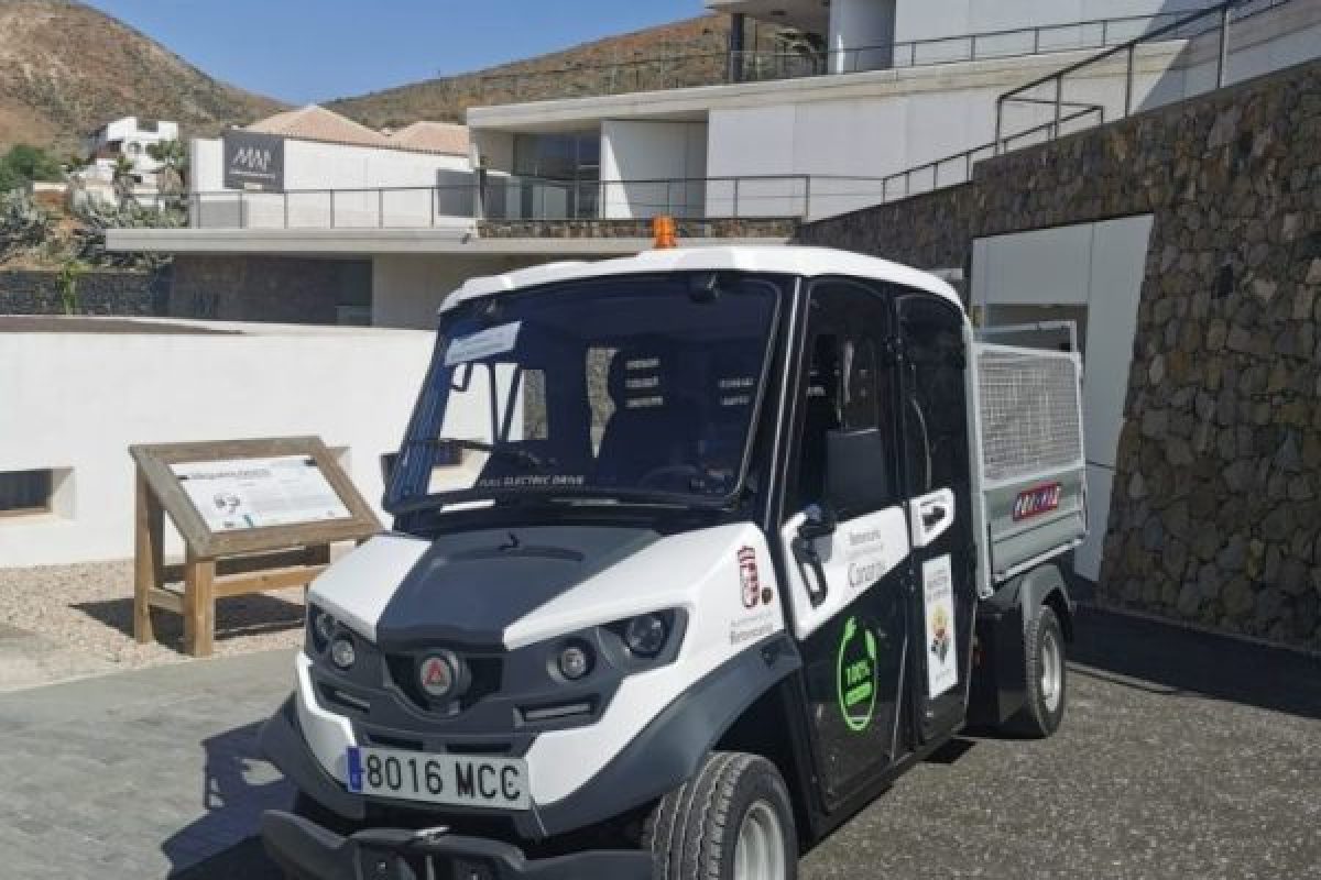 SEVIDRAGO (Grupo DRAGO) entrega en Betancuria (Canarias) un Alké modelo ATX340ED para el servicio y obras del municipio