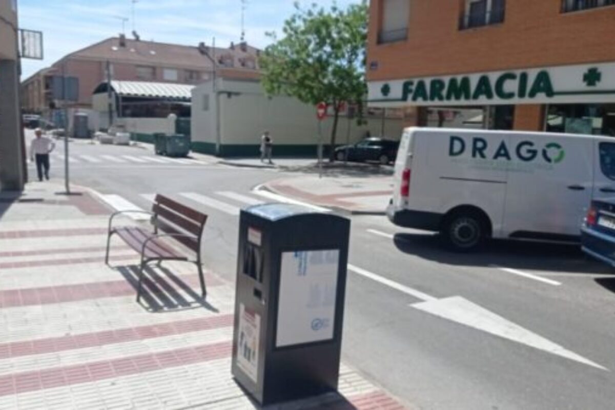 10 papeleras CLEAN CUBE compactadoras solares para Azuqueca de Henares