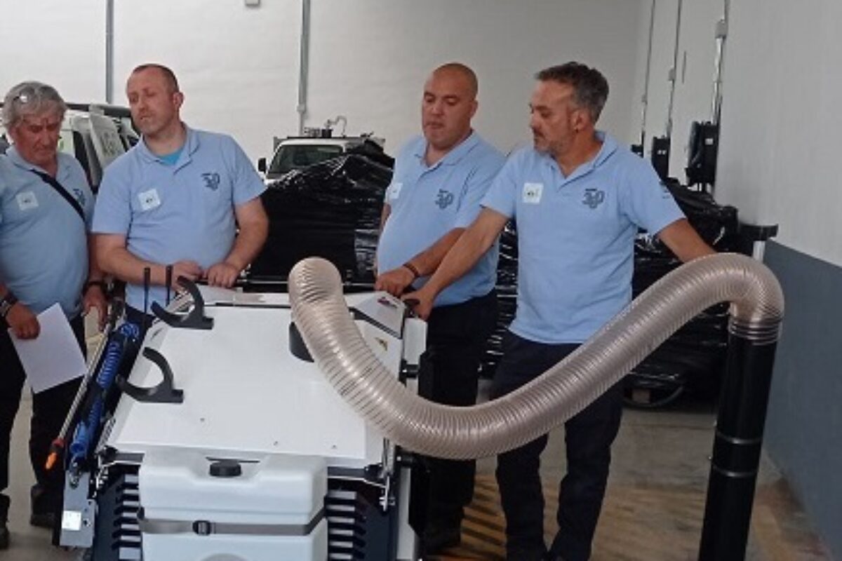 Drago entrega dos barredoras MaxWind 100% eléctricas a Eulen para la limpieza de Madrid