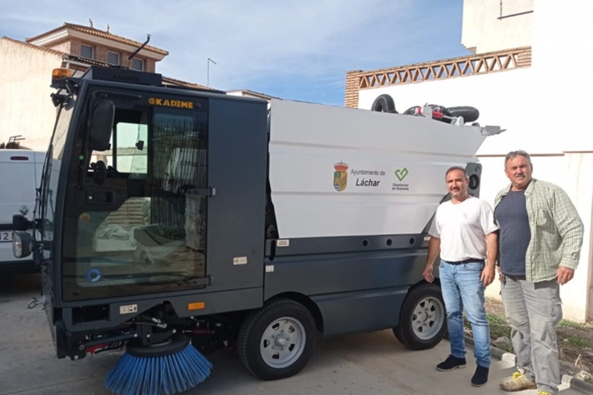 Drago, ha entregado al municipio de Láchar una barredora G150 de su partner Global