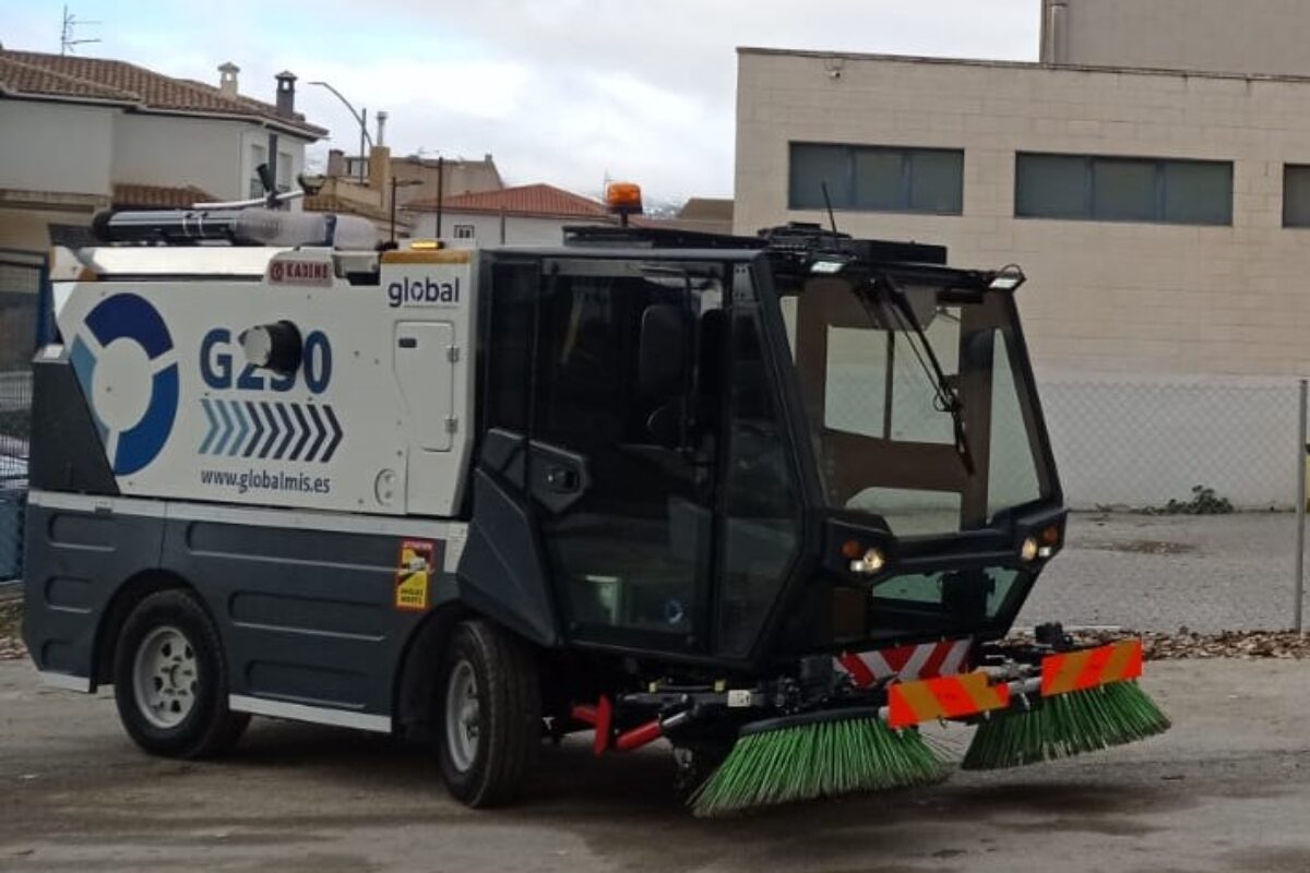 Global, partner de Drago, suministra al servicio municipal de limpieza de Caniles -Granada- una barredora diésel