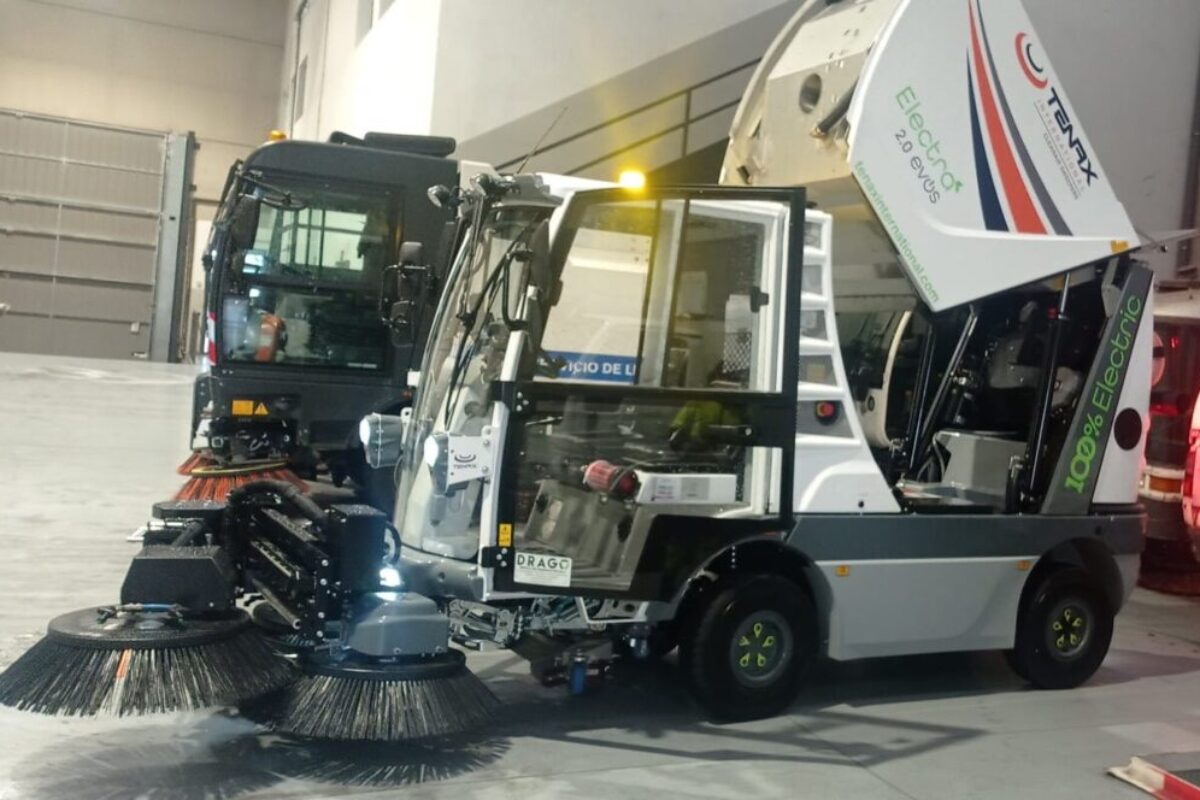 Drago entrega y forma a técnicos de Urbaser en Arroyomolinos para el uso de barredora Electra 2.0 Evos+ con tercer cepillo