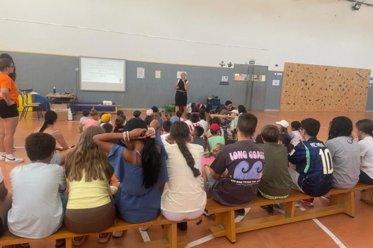 Drago imparte talleres de concienciación sobre reciclaje a menores y adultos de Casarrubuelos