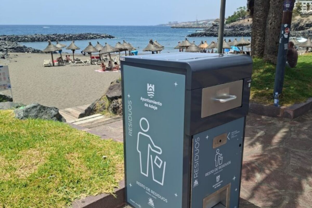 SeviDrago entrega 20 papeleras solares a la UTE Adeje 2025, responsable del servicio de limpieza en el ayuntamiento tinerfeño